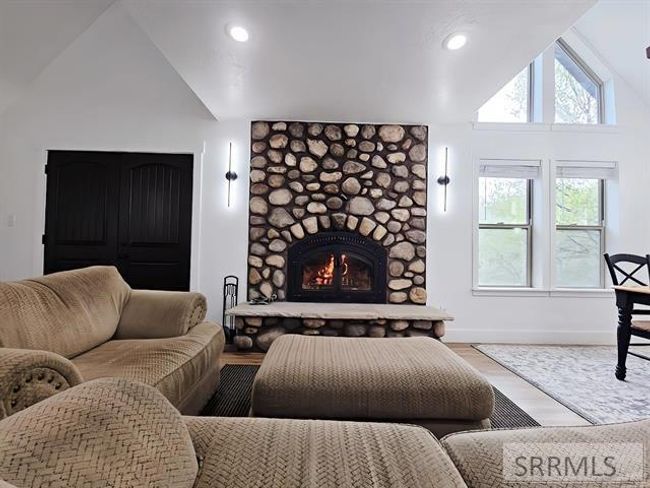 12245 Monashee Cir, House other with 4 bedrooms, 2 bathrooms and null parking in Lava Hot Springs ID | Image 6