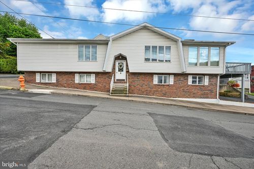 500 W Lloyd St, SHENANDOAH, PA, 17976-1578 | Card Image