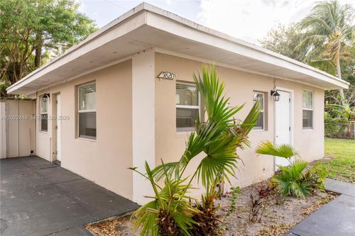 back-5820 Grant St, Hollywood, FL, 33021-5161 | Card Image
