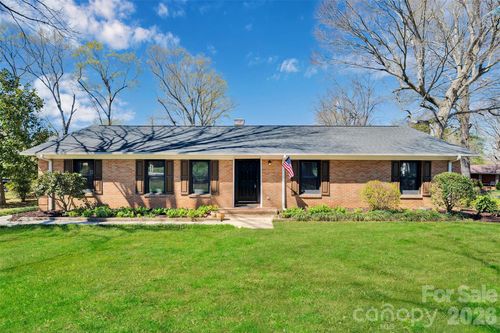 107 Woodlynn Dr, Charlotte, NC, 28214-1325 | Card Image