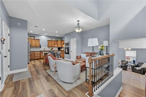 161 S Whilshire Dr, Tonganoxie, KS, 66086-8942 | Card Image