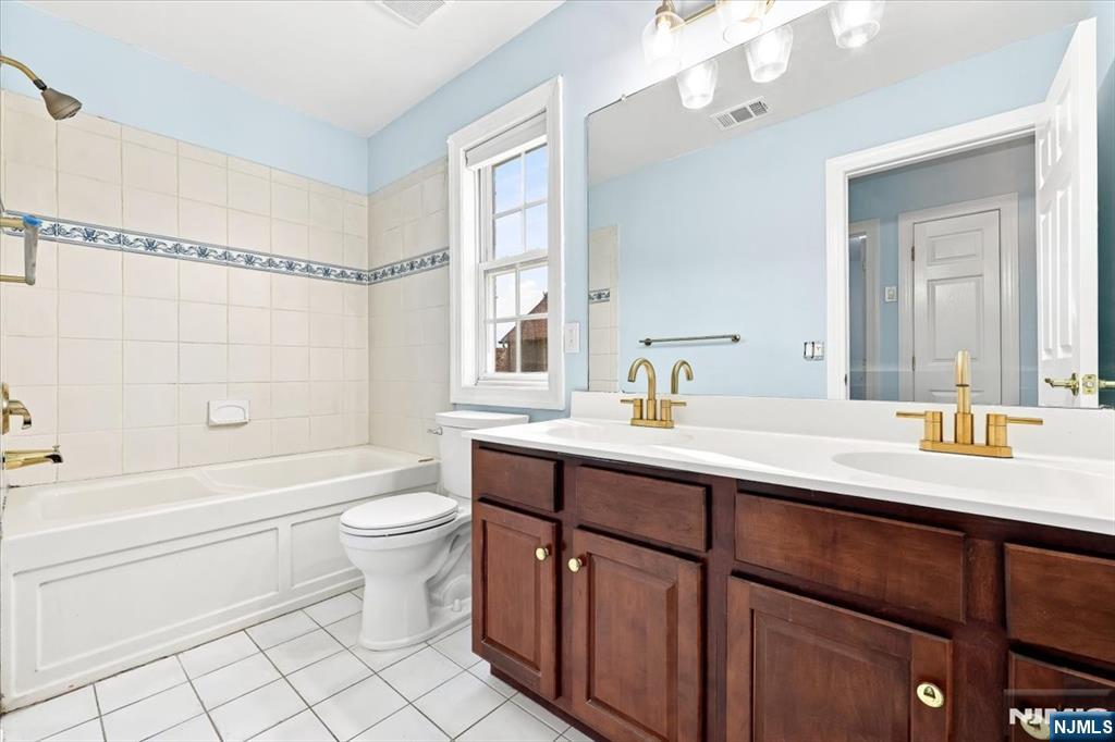 Residential in Fair Lawn 3