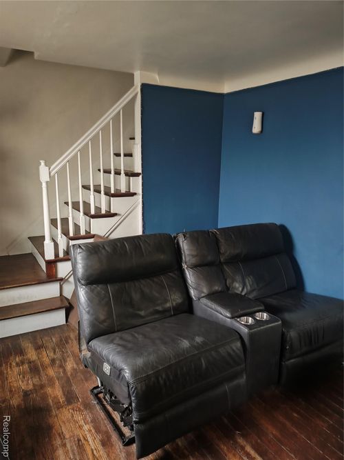 17121 Kelly Rd, Detroit, MI, 48224-1564 | Card Image