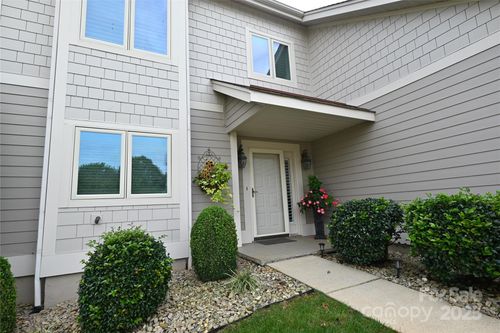 3721 Rock Bridge Dr Ne, Conover, NC, 28613-9401 | Card Image