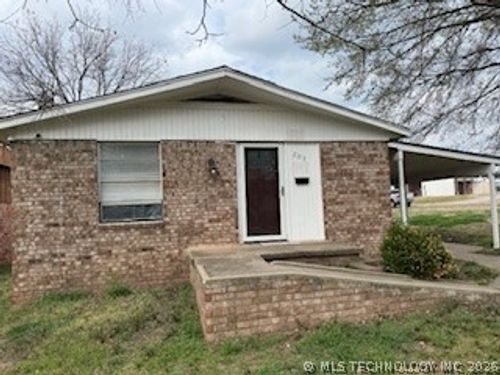 203 3rd Ave, Bristow, OK, 74010-3225 | Card Image