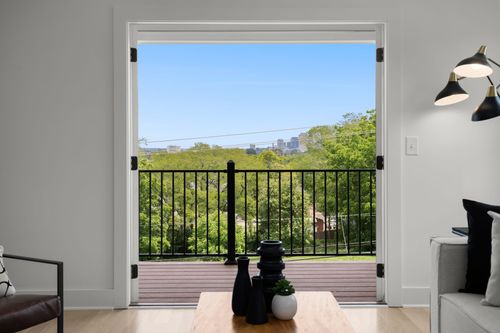 917 33rd Ave N, Nashville, TN, 37209-2604 | Card Image