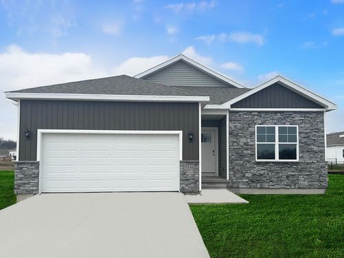 3595 Paradise Ln, Waukee, IA, 50263-1410 | Card Image