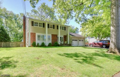 93 Summit Ct, Westfield, NJ, 07090-2834 | Card Image