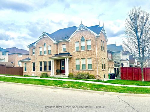 41 Paisley Green Ave, Caledon East, ON, L7C3R9 | Card Image