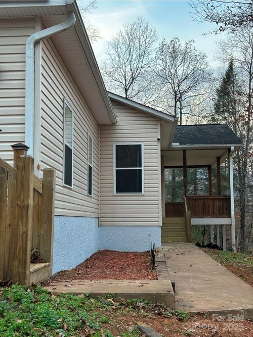 178 Levi Rd, Columbus, NC, 28722-9743 | Card Image