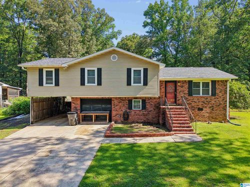 3232 Virginia Dr, HUEYTOWN, AL, 35023-5784 | Card Image