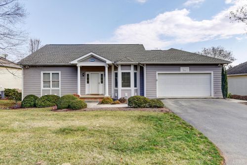 1052 8th Fairway Ln, Huddleston, VA, 24104-3592 | Card Image