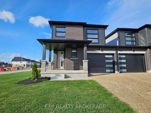 100 Thackeray Way, Minto, ON, N0G1Z0 | Card Image