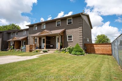 146 Simcoe St, Home with 3 bedrooms, 2 bathrooms and 3 parking in Exeter ON | Image 3