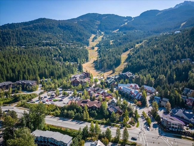 301 - 2129 Lake Placid Rd, Condo with 1 bedrooms, 2 bathrooms and null parking in Whistler BC | Image 31