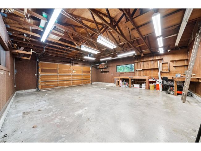 Garage | Image 31