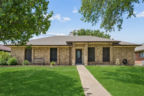 1725 Mayflower Dr, Carrollton, TX, 75007-3024 | Card Image