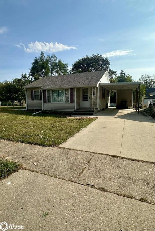 106 N Iowa Ave, Ottumwa, IA, 52501-3333 | Card Image