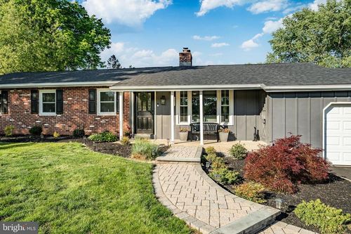 9 Acoma Ln, COLLEGEVILLE, PA, 19426-1701 | Card Image