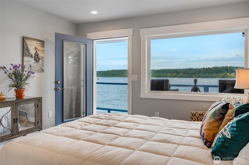 5341 Bercot Rd, Freeland, WA, 98249-9723 | Card Image