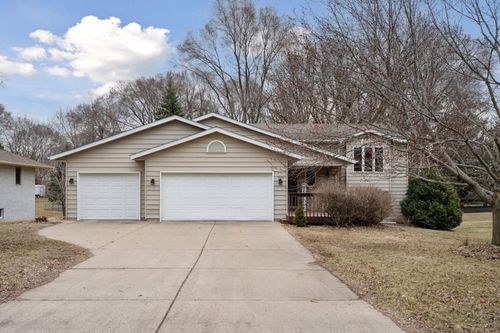 928 Xenia Ave Nw, Elk River, MN, 55330-1183 | Card Image