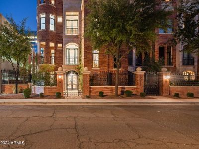 2017 N 1 St Avenue, Townhouse with 2 bedrooms, 6 bathrooms and null parking in Phoenix AZ | Image 1