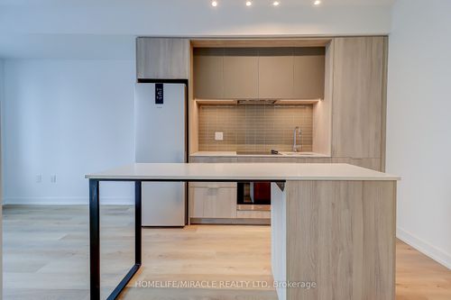 901-395 Square 1 Dr, Mississauga, ON, L5B0P6 | Card Image