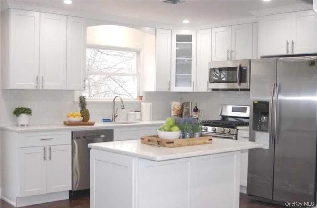 Residential Lease in Oyster Bay 2