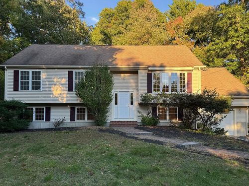 93 Porter St, Whitman, MA, 02382-1031 | Card Image