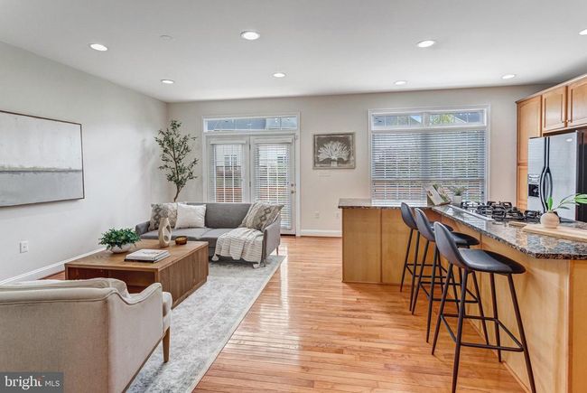 25804 Commons Sq, Townhouse with 3 bedrooms, 4 bathrooms and null parking in CHANTILLY VA | Image 10
