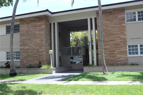 apt-17-6511 Santona St, Coral Gables, FL, 33146-3167 | Card Image