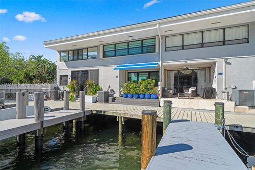 206-216 Poinciana Dr, Sunny Isles Beach, FL, 33160-4519 | Card Image