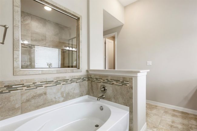 Primary bath | Image 26