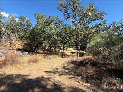 18 Sapaque Valley Rd, Bradley, CA, 93426 | Card Image