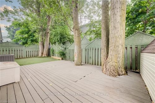 b-297 Country Hill Dr, Kitchener, ON, N2E2C1 | Card Image