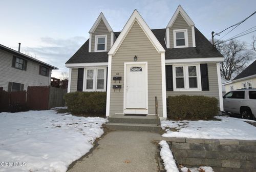 83 Osborne Rd, Colonie, NY, 12205-3239 | Card Image