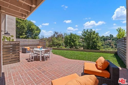 2632 Claray Dr, Los Angeles, CA, 90077-2017 | Card Image