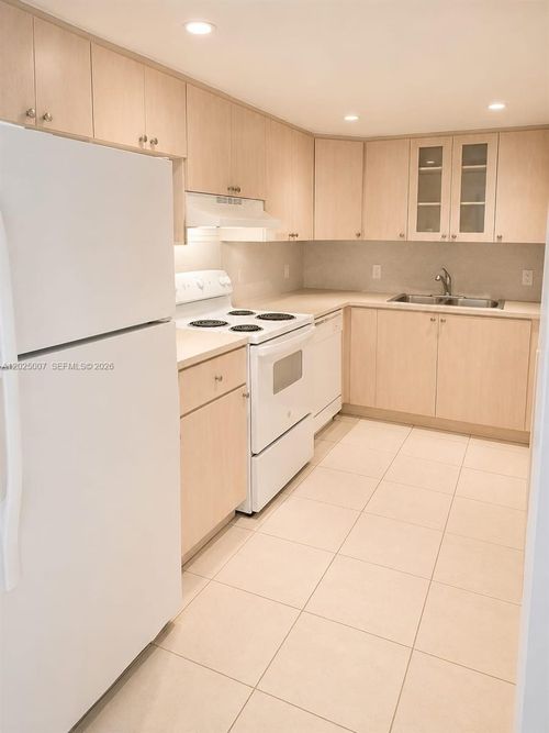 406-1975 Normandy Dr, Miami Beach, FL, 33141-4495 | Card Image