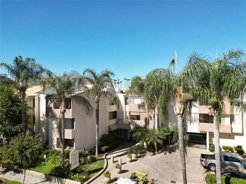 328-5325 Newcastle Ave, Encino, CA, 91316-4245 | Card Image
