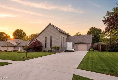 1724 Narragansett Boulevard, Lorain, OH, 44053 | Card Image