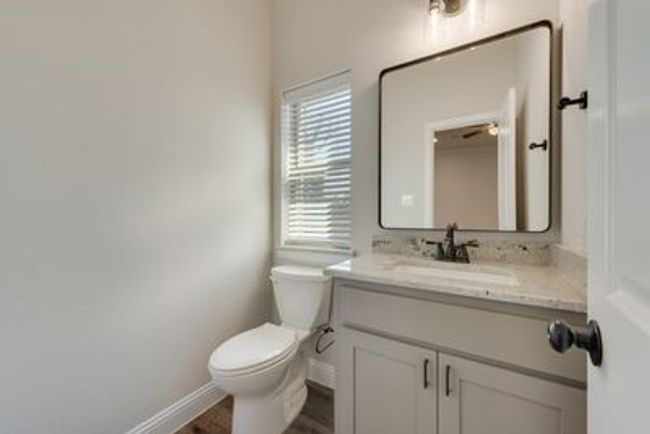 721 N Jefferson St, Townhouse with 3 bedrooms, 3 bathrooms and null parking in Pilot Point TX | Image 6