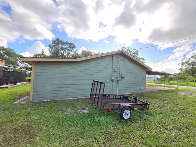 610 E Division St, House other with 3 bedrooms, 2 bathrooms and 3 parking in Edna TX | Image 10