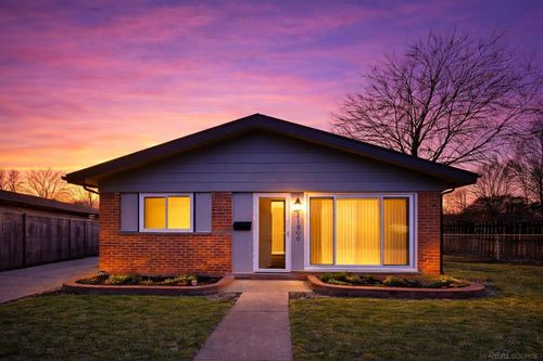 31800 Briar Lane, St Clair Shores, MI, 48082 | Card Image