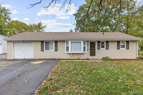 1738 E Highview Dr, Arnold, MO, 63010-2412 | Card Image