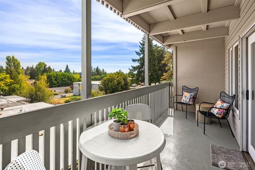22-7064 35th Ave Ne, Seattle, WA, 98115-5971 | Card Image