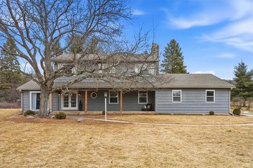 E4180 Woodfield Rd, EAU CLAIRE, WI, 54701-8564 | Card Image