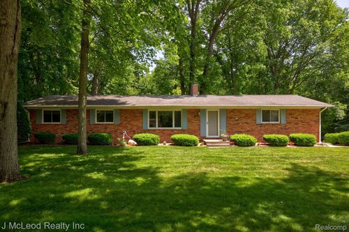 4353 Emerald Dr, Bridgeport, MI, 48722-9582 | Card Image