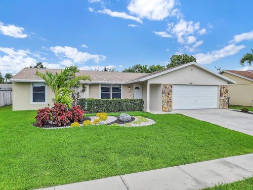 8411 Theresa Rd, Boynton Beach, FL, 33472-1037 | Card Image