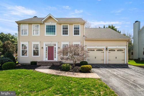 42 Emerald Ridge Dr, BEAR, DE, 19701-2260 | Card Image