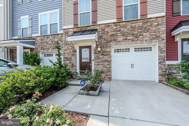 10793 Hinton Way, Townhouse with 3 bedrooms, 4 bathrooms and null parking in MANASSAS VA | Image 6